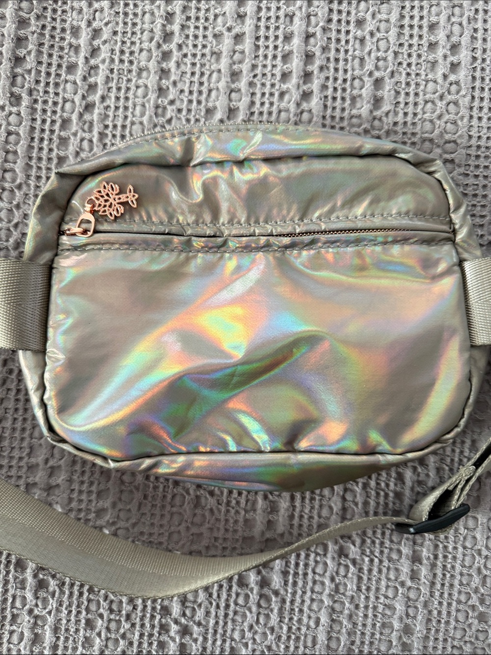 Iridescent Gold Crossbody Belt Bag - Compact Hands-Free Carry - Picture 4 of 8